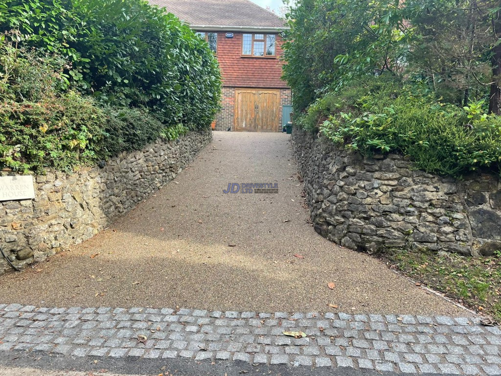 Resin Bound Driveway with Cobbled Apron in Tunbridge Wells