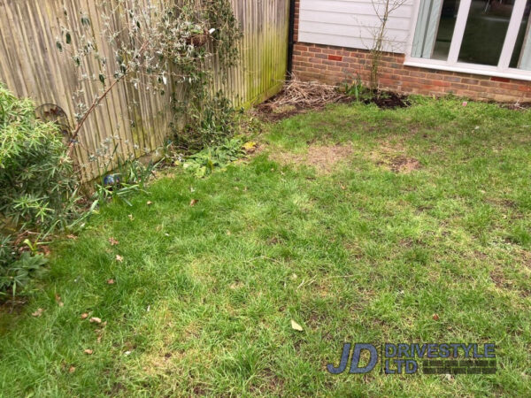 New garden lawn in mersham kent 1.jpeg
